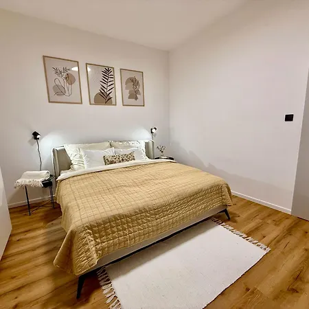 Old Town - Stefanikova Apartment *